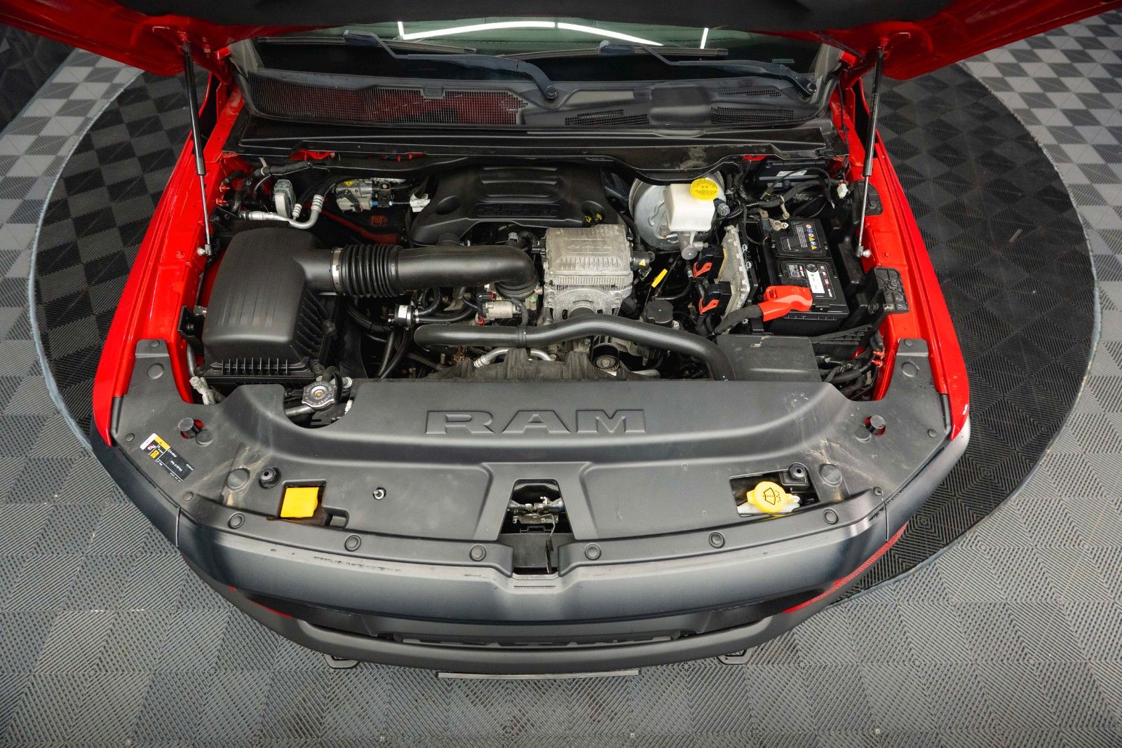 Fahrzeugabbildung Dodge RAM 5.7 V8 HEMI 4x4 REBEL AXLE LOCK LPG Pano ACC