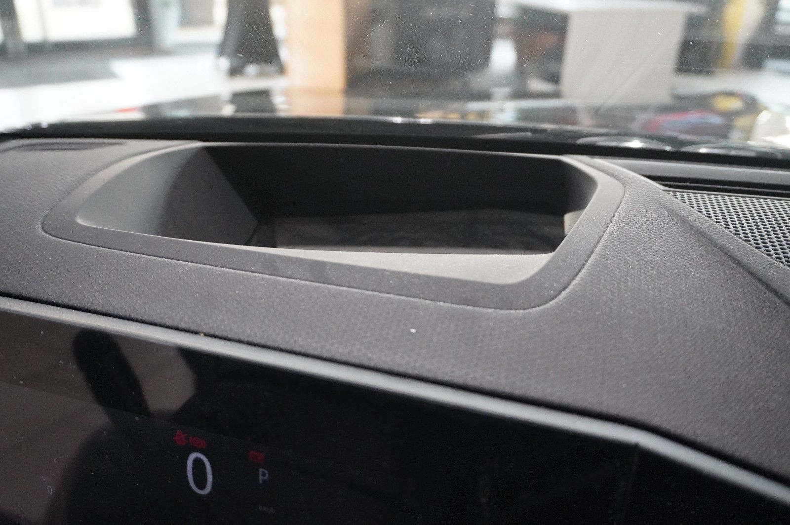 Fahrzeugabbildung Opel Astra L ST 1.2T ULTIMATE NAVI/LED/360°/VIRT/DAB+