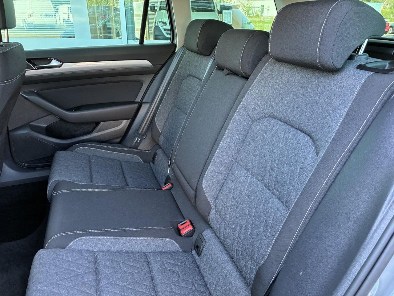 Volkswagen Passat Variant - Bild 7