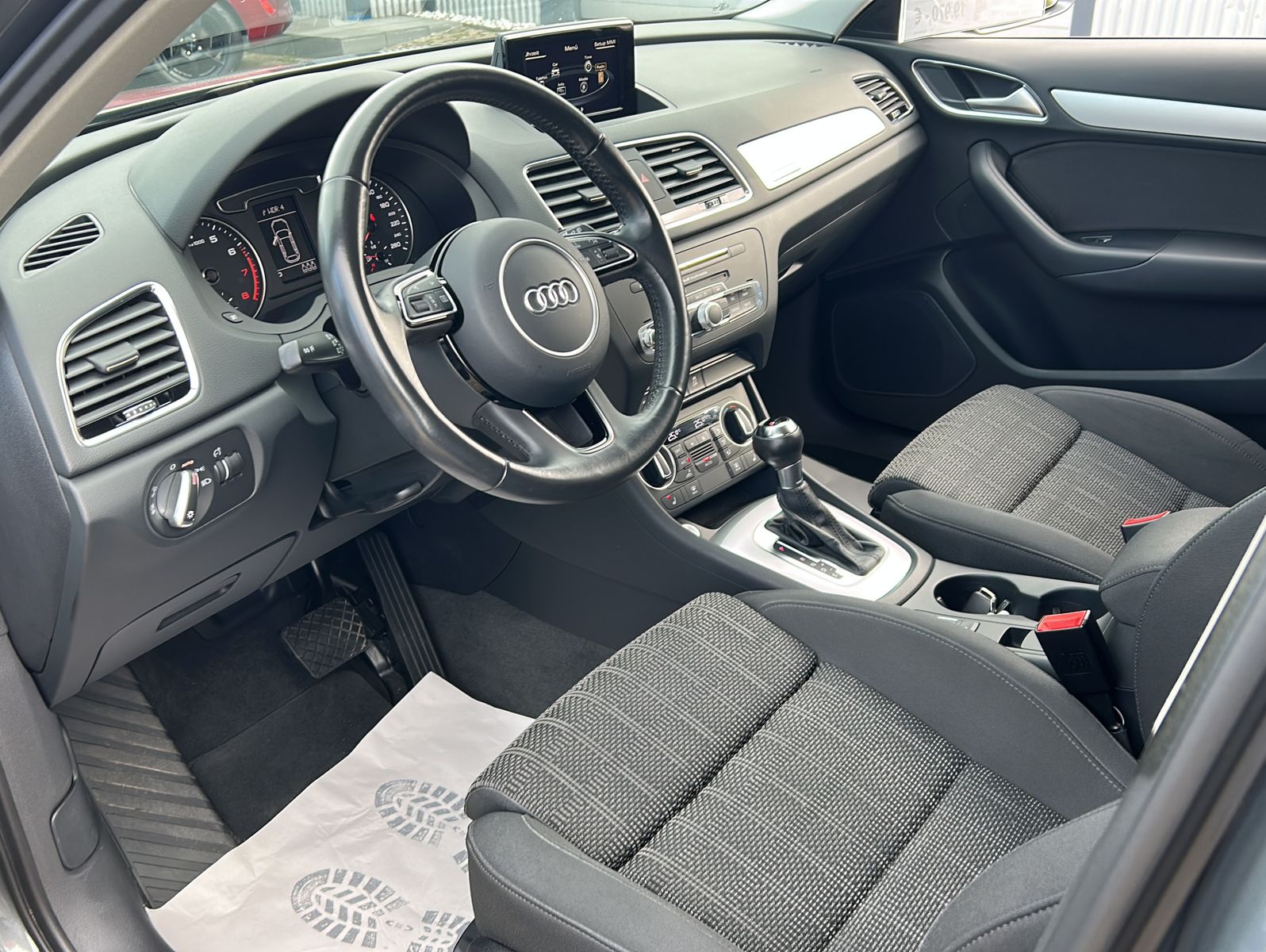 Fahrzeugabbildung Audi Q3 2,0 TFSI sport quattro