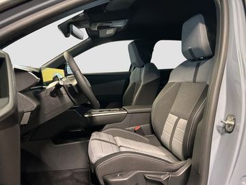 Fotografie 13 des Opel Grandland (X) Grandland 1.2 Ultimate Allwetter Matrix Headup