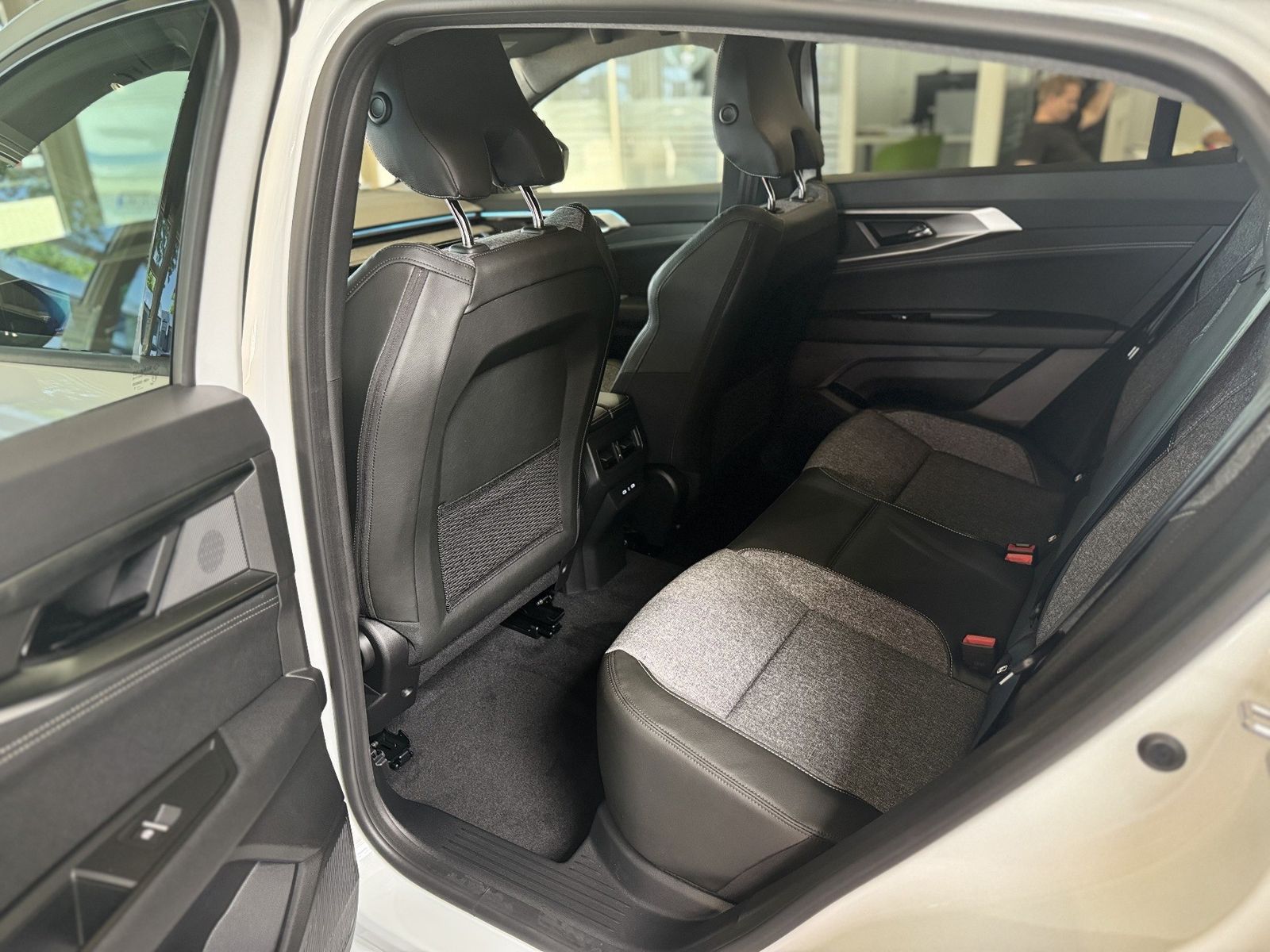 Renault Rafale - Bild 16