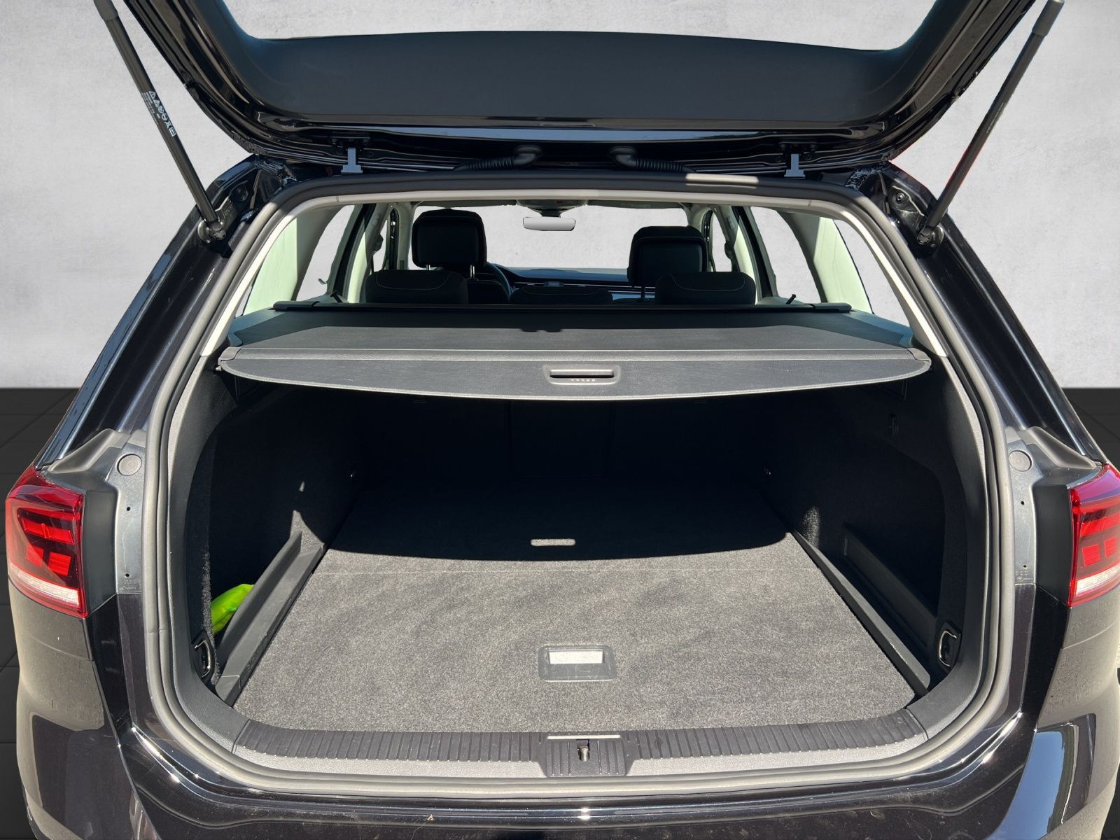 Passat Variant Business 2.0 TDI DSG LED*ACC*Navi