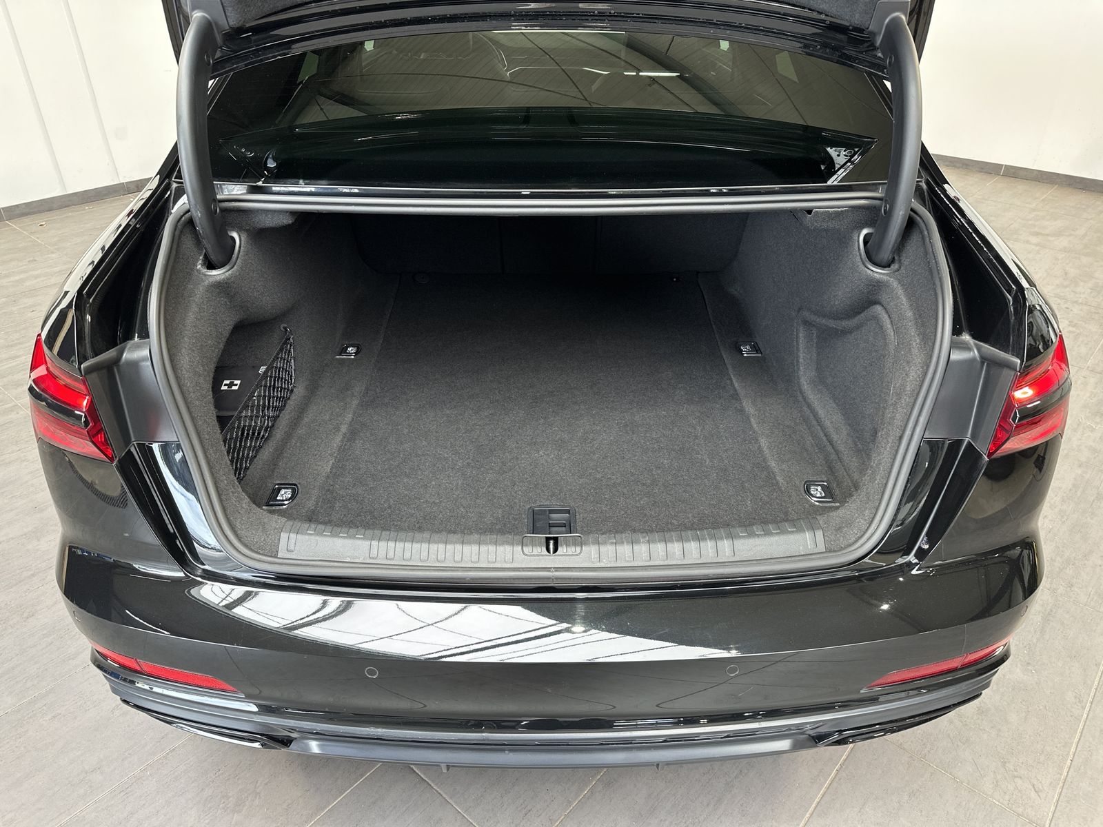 Fahrzeugabbildung Audi A6 45 TDI Qu S-Line Black NAV+MATRIX+PANO+KAMERA