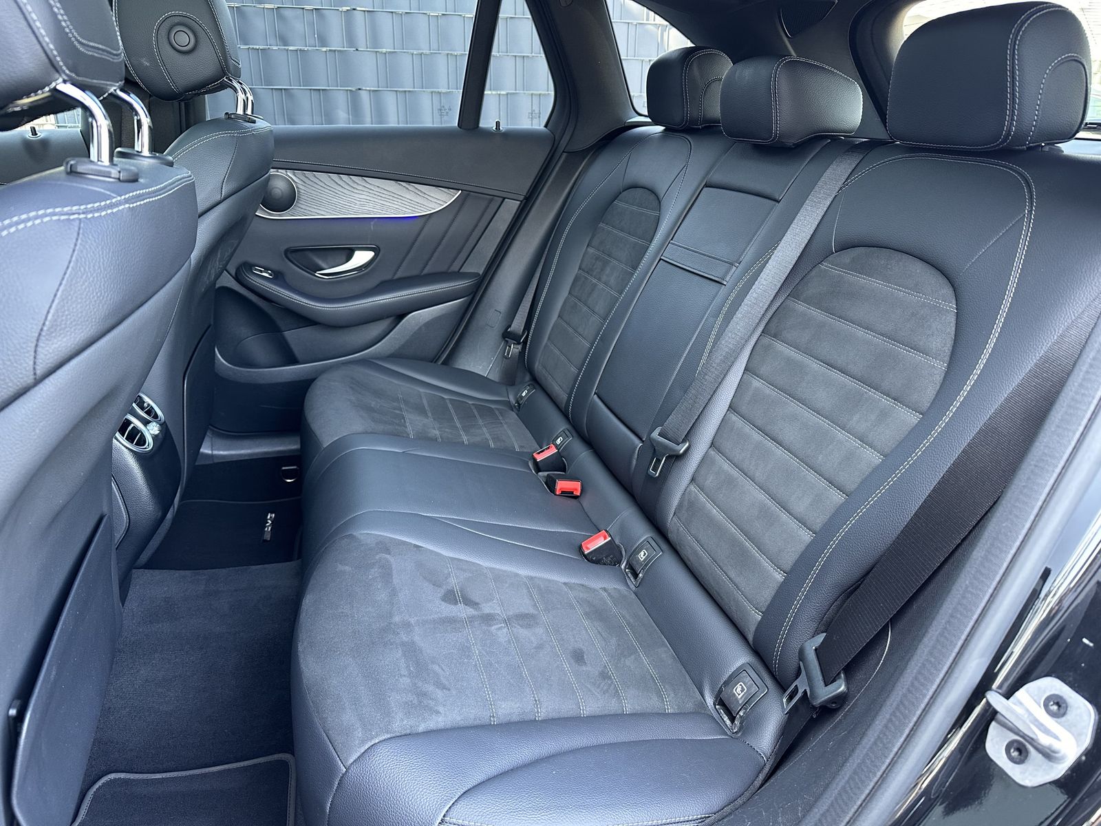 Fahrzeugabbildung Mercedes-Benz GLC 300d 4M AMG-Line NAV+LED+KAM+PANO+CARPLAY+VC