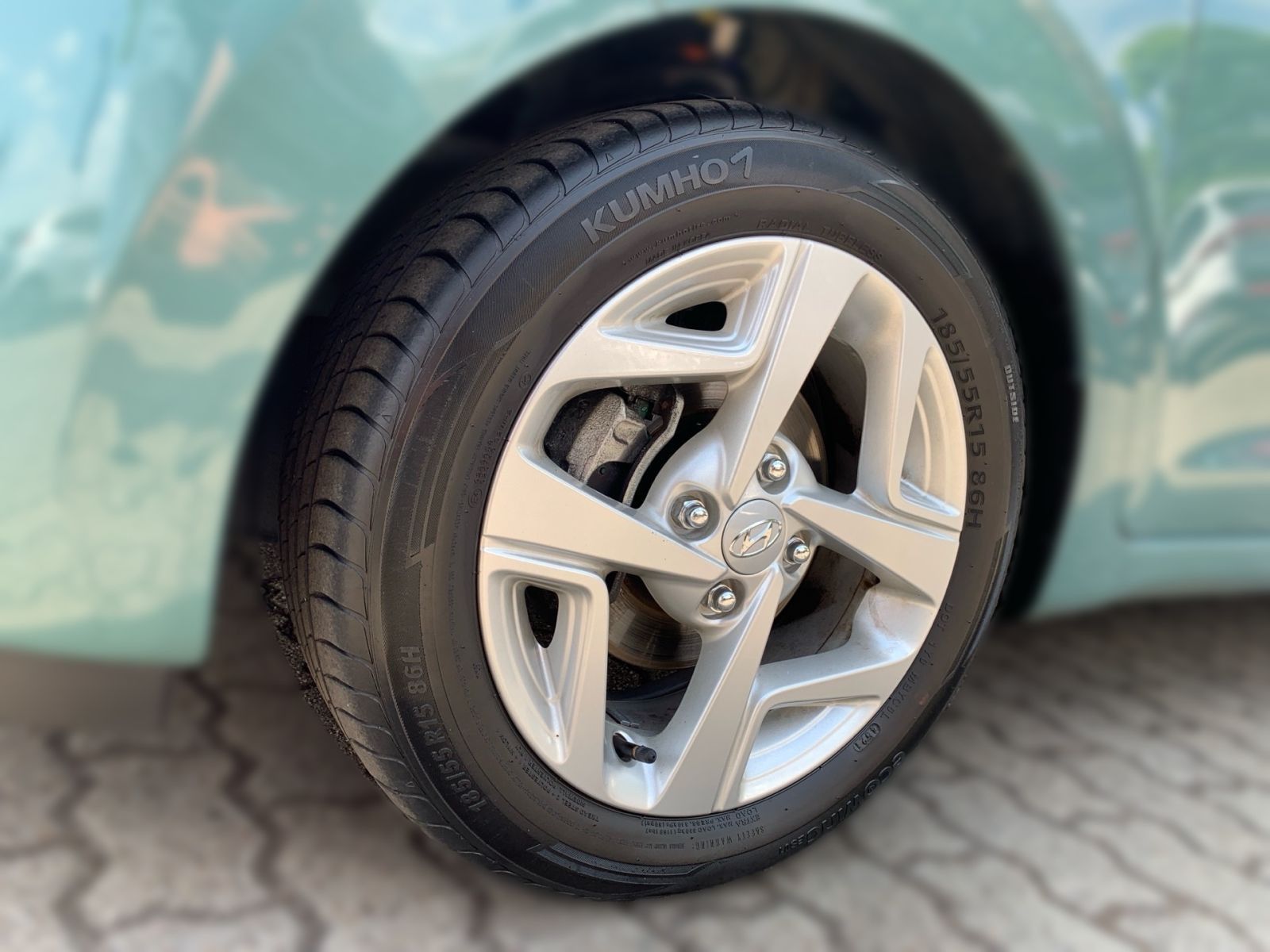 Fahrzeugabbildung Hyundai i10 1.0 Edition 30 1 Hand 8xbereift