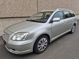 Toyota Avensis Combi 2.0D-4D /KLIMA/MFL - Toyota Avensis aus 2005 mit Diesel-Antrieb