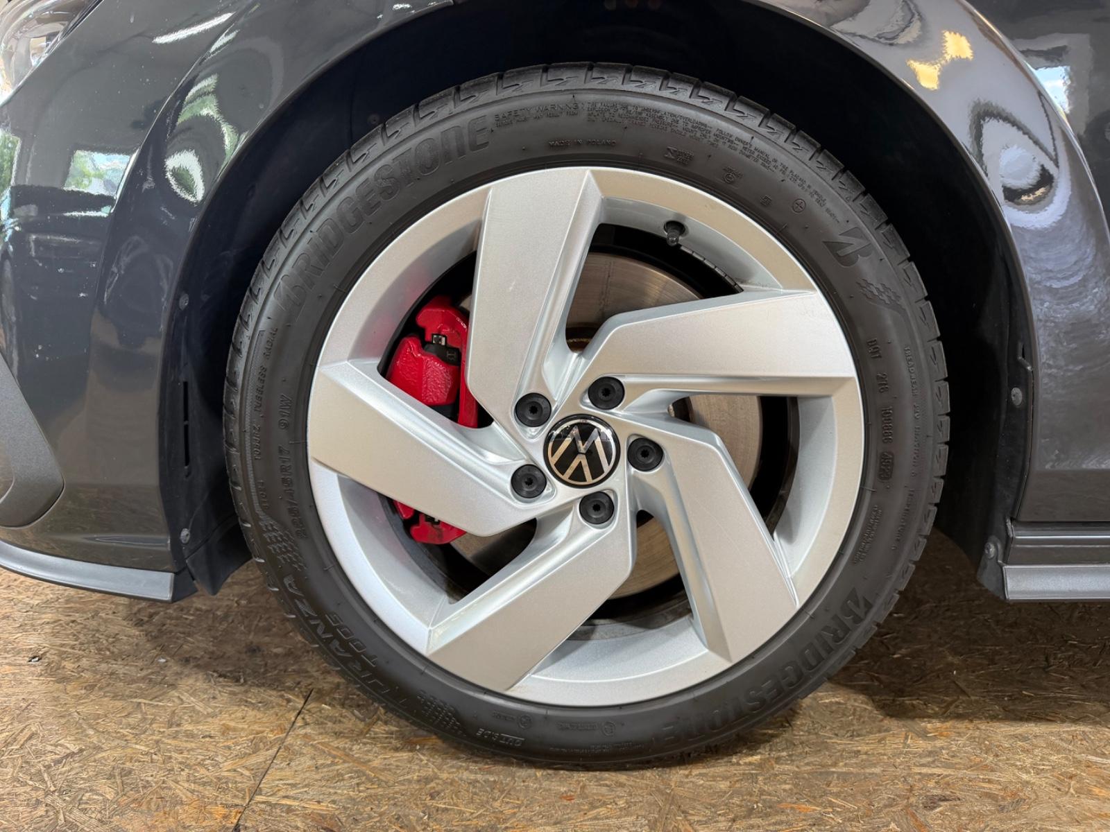 Volkswagen Golf VIII Lim. GTI 2.0/PANO/CAM/IQ/SHZ/17", миниатюра 3