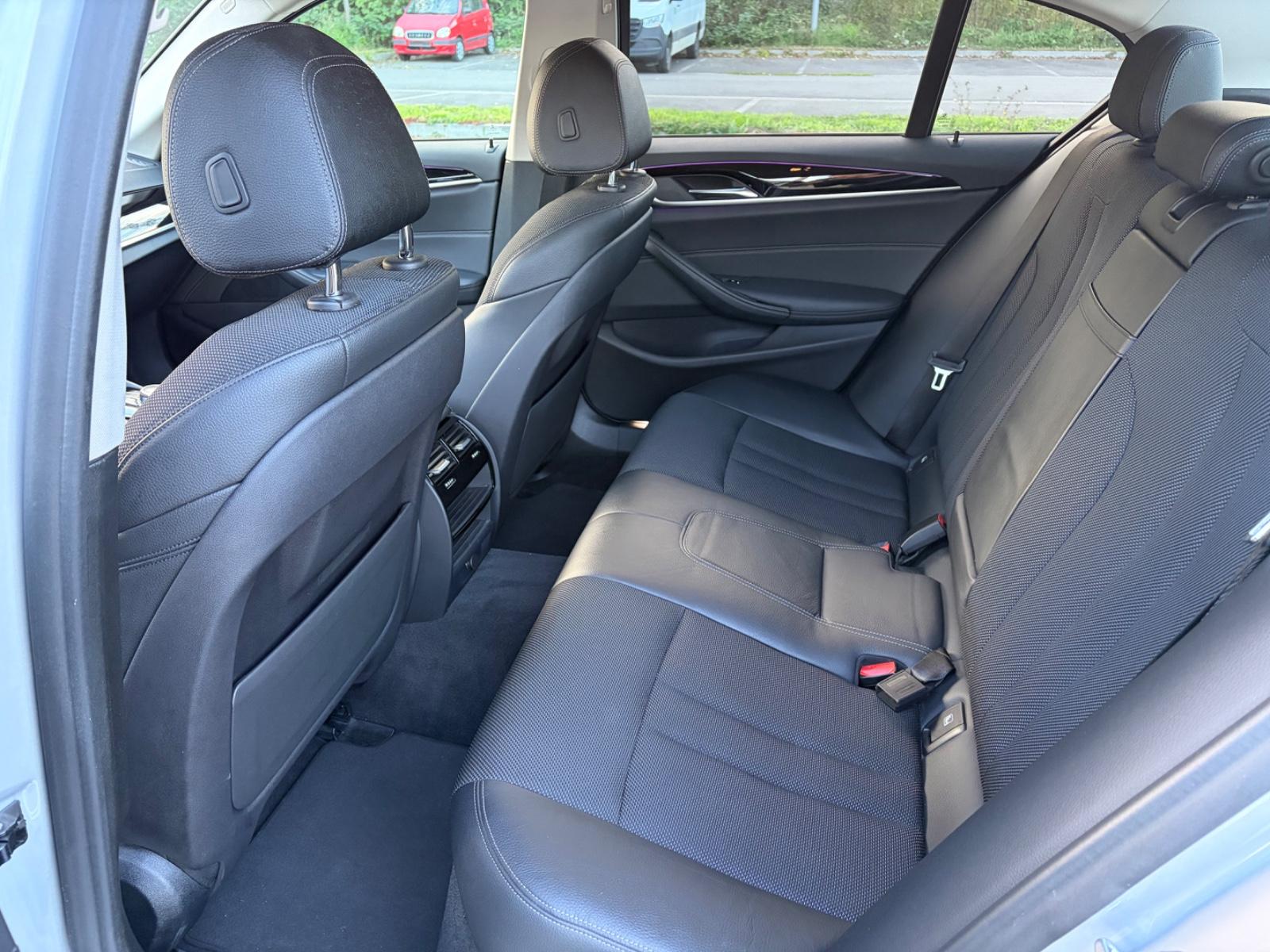 BMW 520 i M SPORT LINE LIMOSINE*NAVI*LED*20 ZOLL*