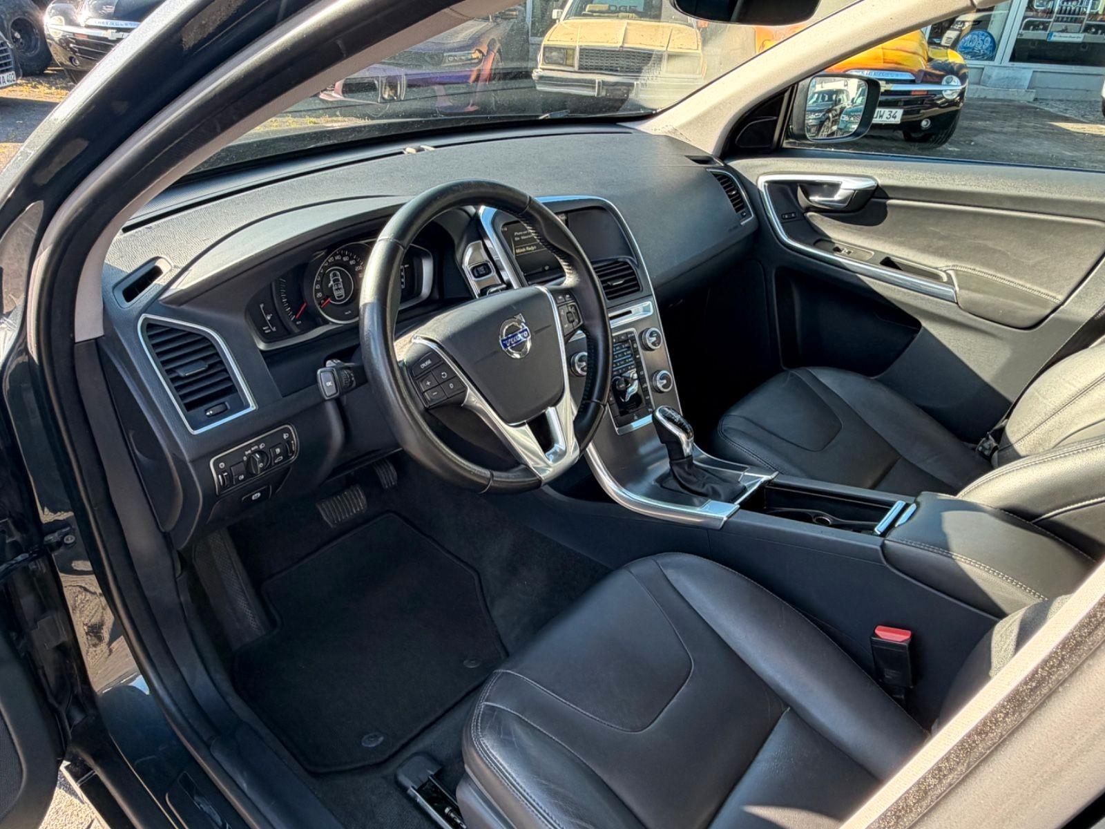 Volvo XC60 2.0d Momentum/Auto./Leder/Navi