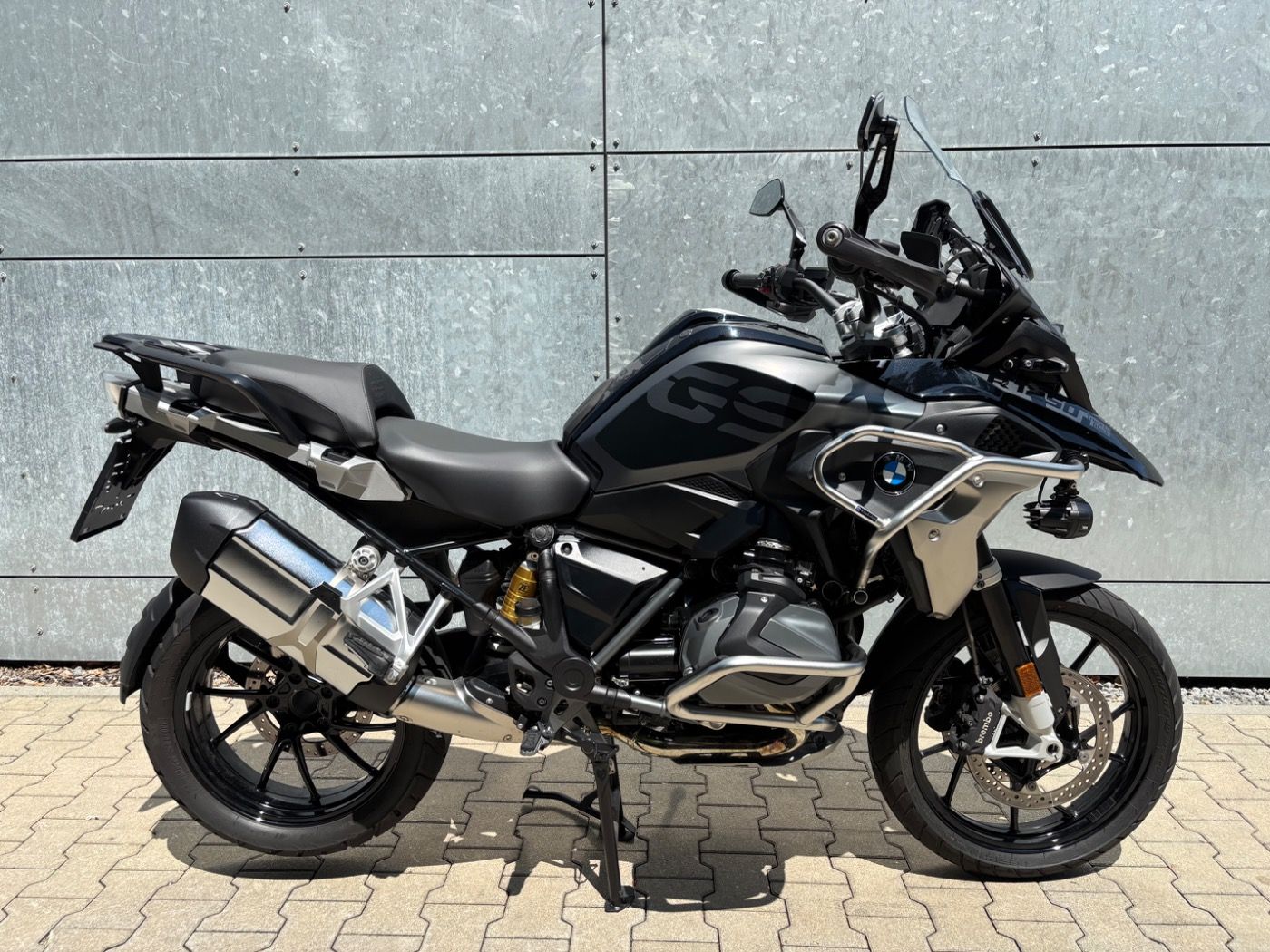 Fahrzeugabbildung BMW R 1250 GS Triple Black Öl inlcusive