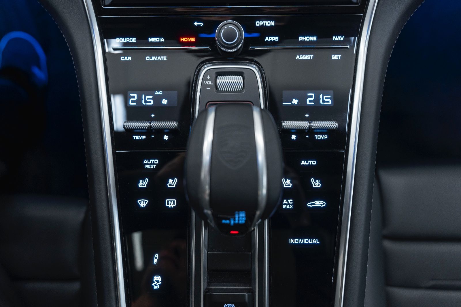 Fahrzeugabbildung Porsche Panamera Turbo S CHRONO LED PDLS PASM ACC PCCB