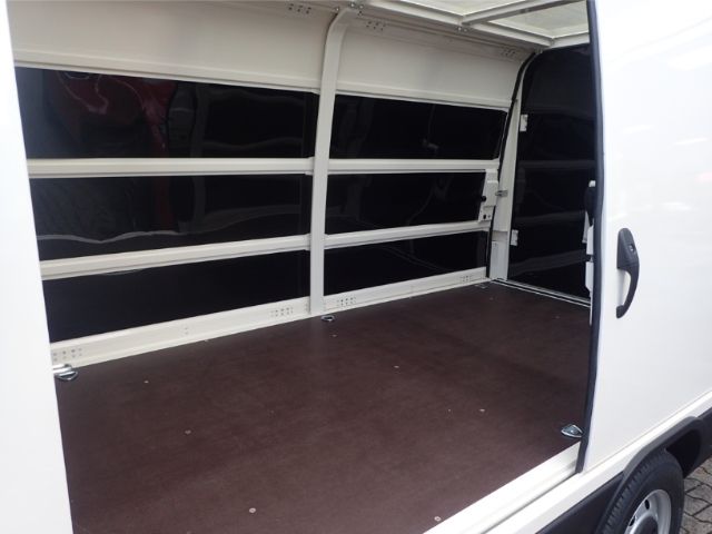 Fahrzeugabbildung Piaggio Porter NP6 Singlewheel LPG Kastenaufbau 3,07m Ra