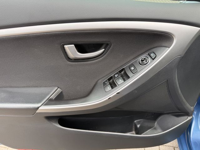 Hyundai i30 cw blue Trend