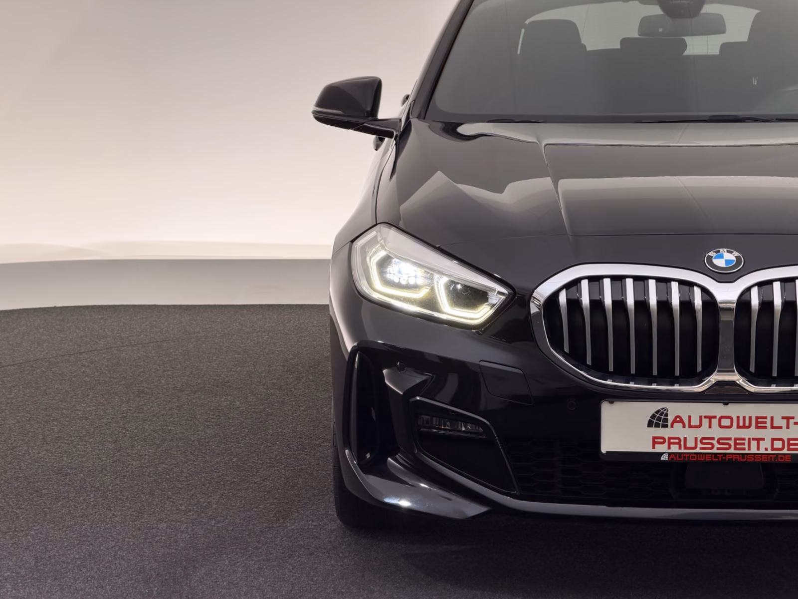 BMW 118i Lim.*M SPORT*SHADOW-LED-SHZ-PDC-TEMPO-WLAN