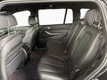 BMW X7 - 12