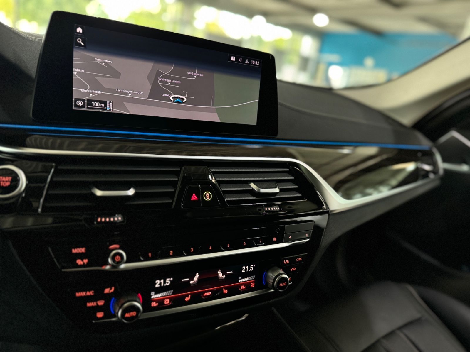 Fahrzeugabbildung BMW 530e xD Luxury Line 360° HUD Laser DAB Komfort