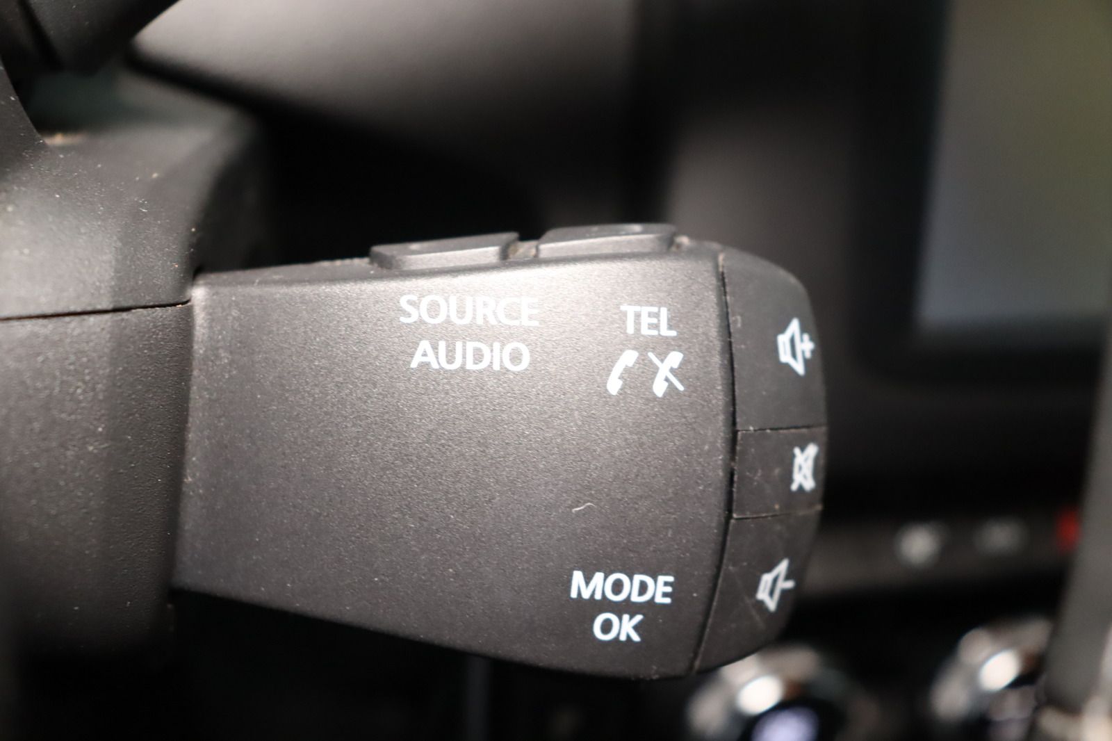 Fahrzeugabbildung Dacia Duster II 1.4 * 1. Hand * Navi * SHZ