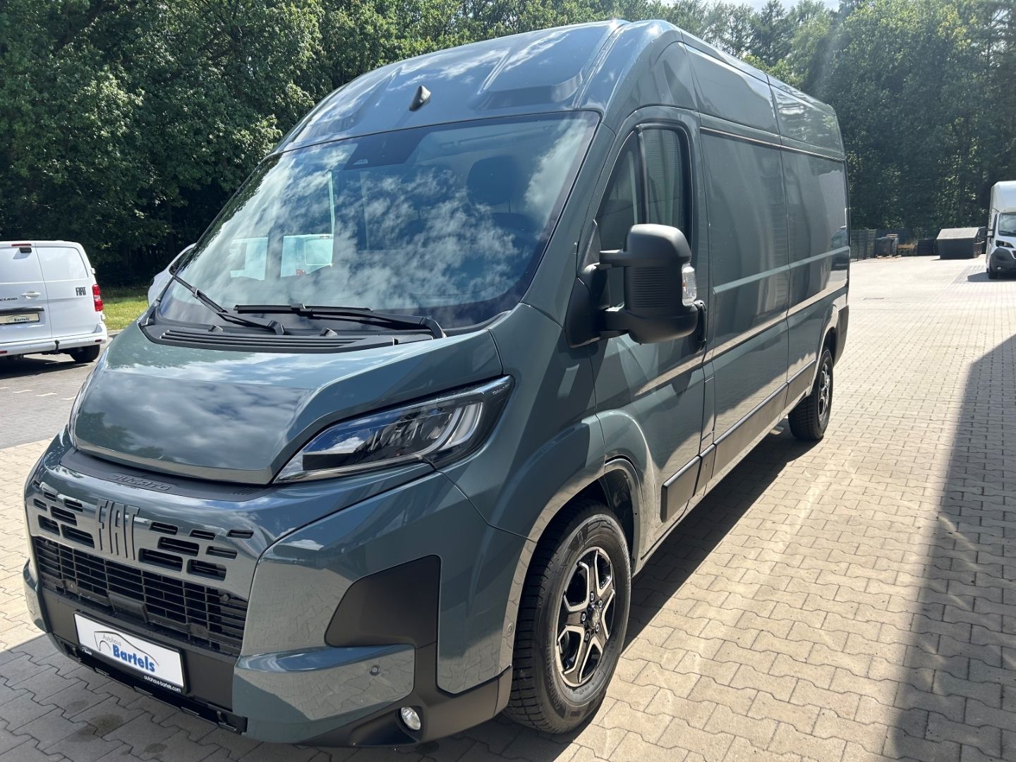 Fahrzeugabbildung Fiat Ducato H2 Kastenwagen 35 L3H2 180 Multijet 10 Zo