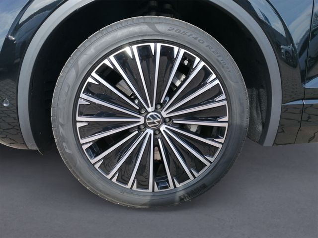 Touareg Elegance 3.0 eTSI 4M HEAD-UP+LUFT+PANO+