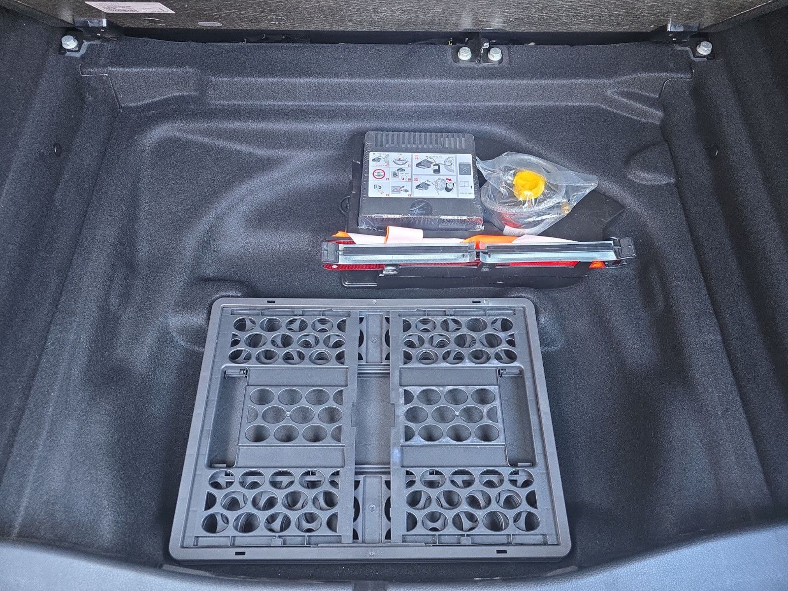 Fahrzeugabbildung Mercedes-Benz GLA 200 GLA Aut. /AMG Line/XENON/NAVI/LEDER/