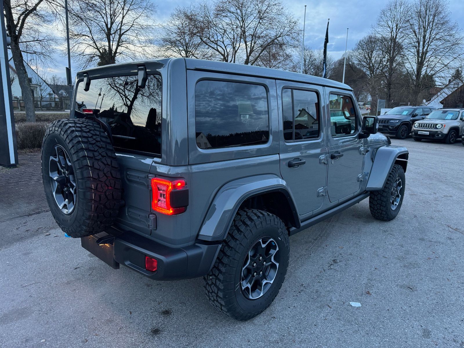 Fahrzeugabbildung Jeep Rubicon PHEV Voll! /SkyOneTouch Schiebedach