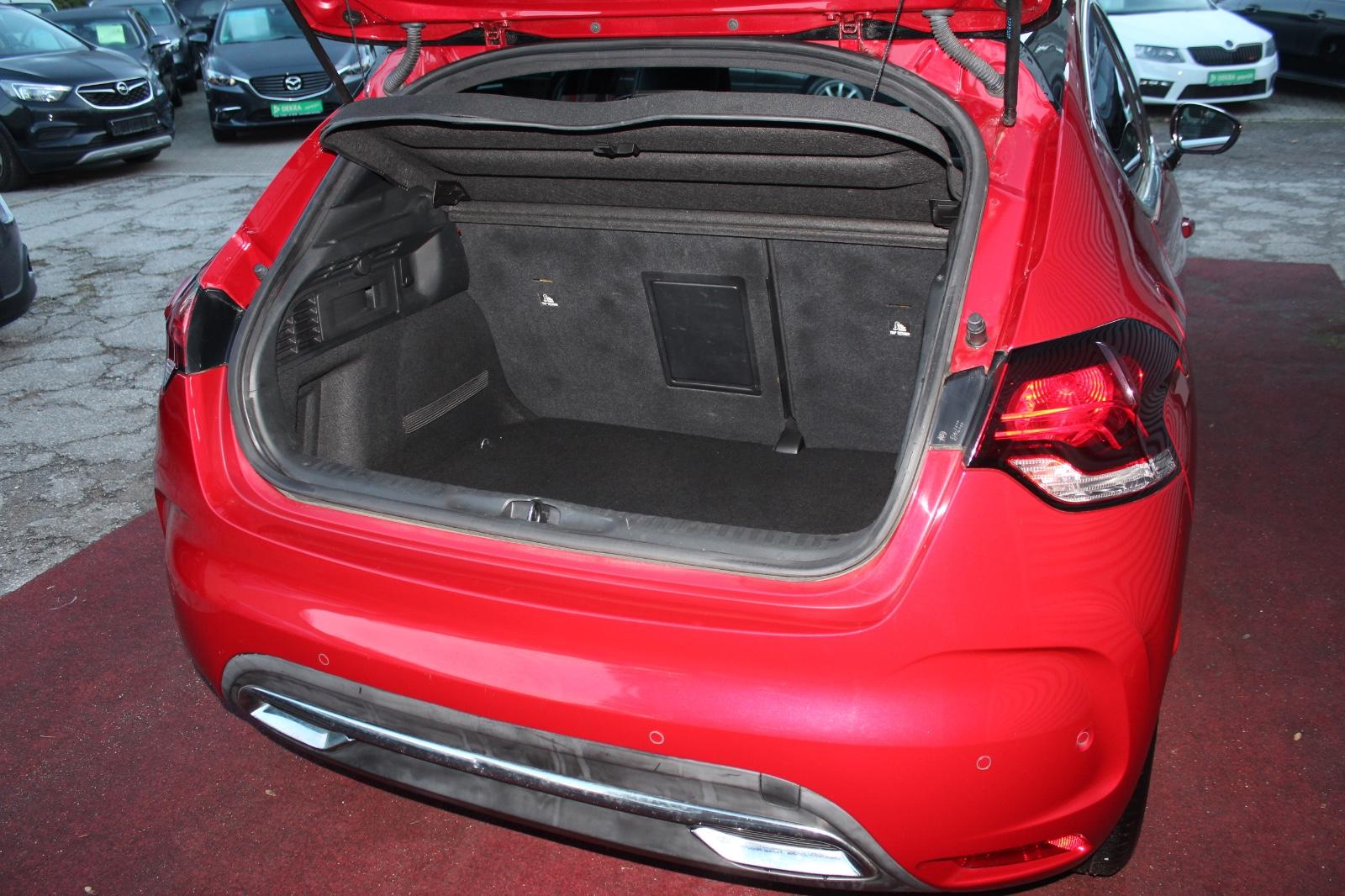 Citroën DS4 BlueHDI KLIMA NAVI 17.ZOLL ALU PDC 2.Hd