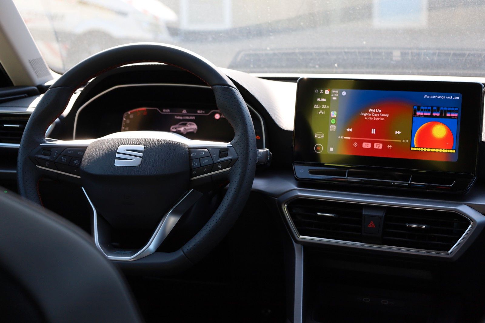 Fahrzeugabbildung SEAT Leon Sportstourer 1,5 eTSI  FR DSG
