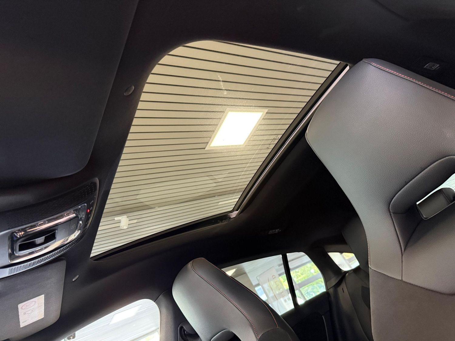 Mercedes-Benz CLA 35 AMG Shooting Brake Automatik Panorama 
