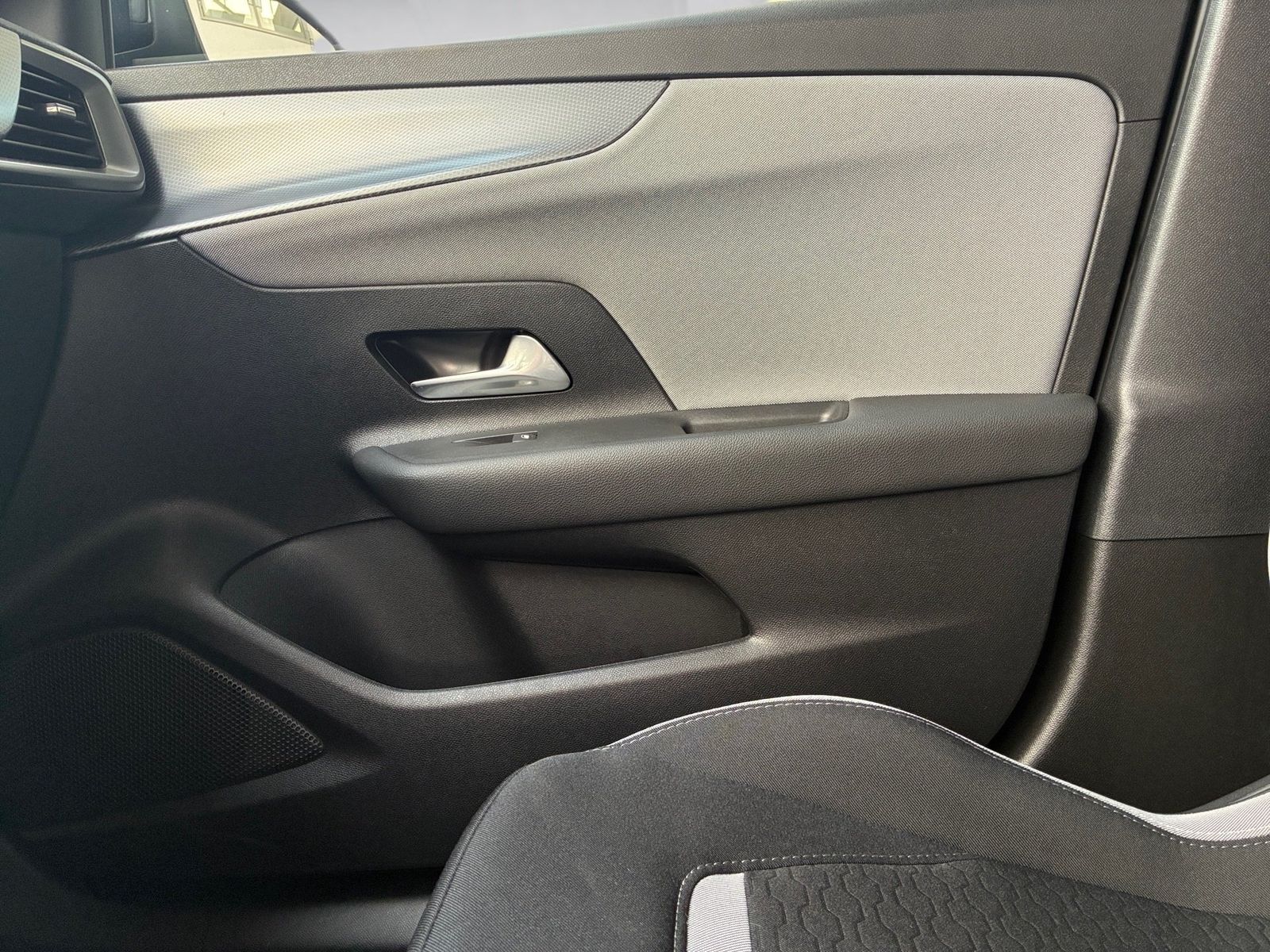Fahrzeugabbildung Opel Mokka 1.2 Edition Kamera,LED,Navi,SHZ,Klimaaut.