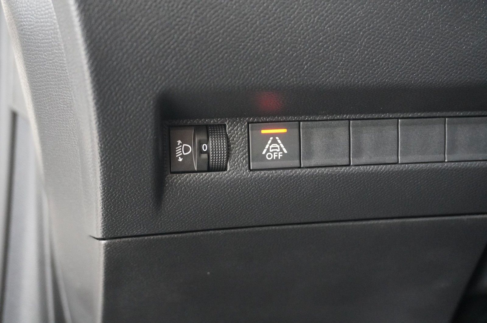 Fahrzeugabbildung Peugeot 208 1.5 HDI ACTICE NAVI/LED/SHZ/PDC/SPORT/TEMP.