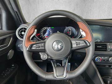 Alfa Romeo Giulia 2.0 Turbo 16V Intensa Q4 PANORAMA HARMAN