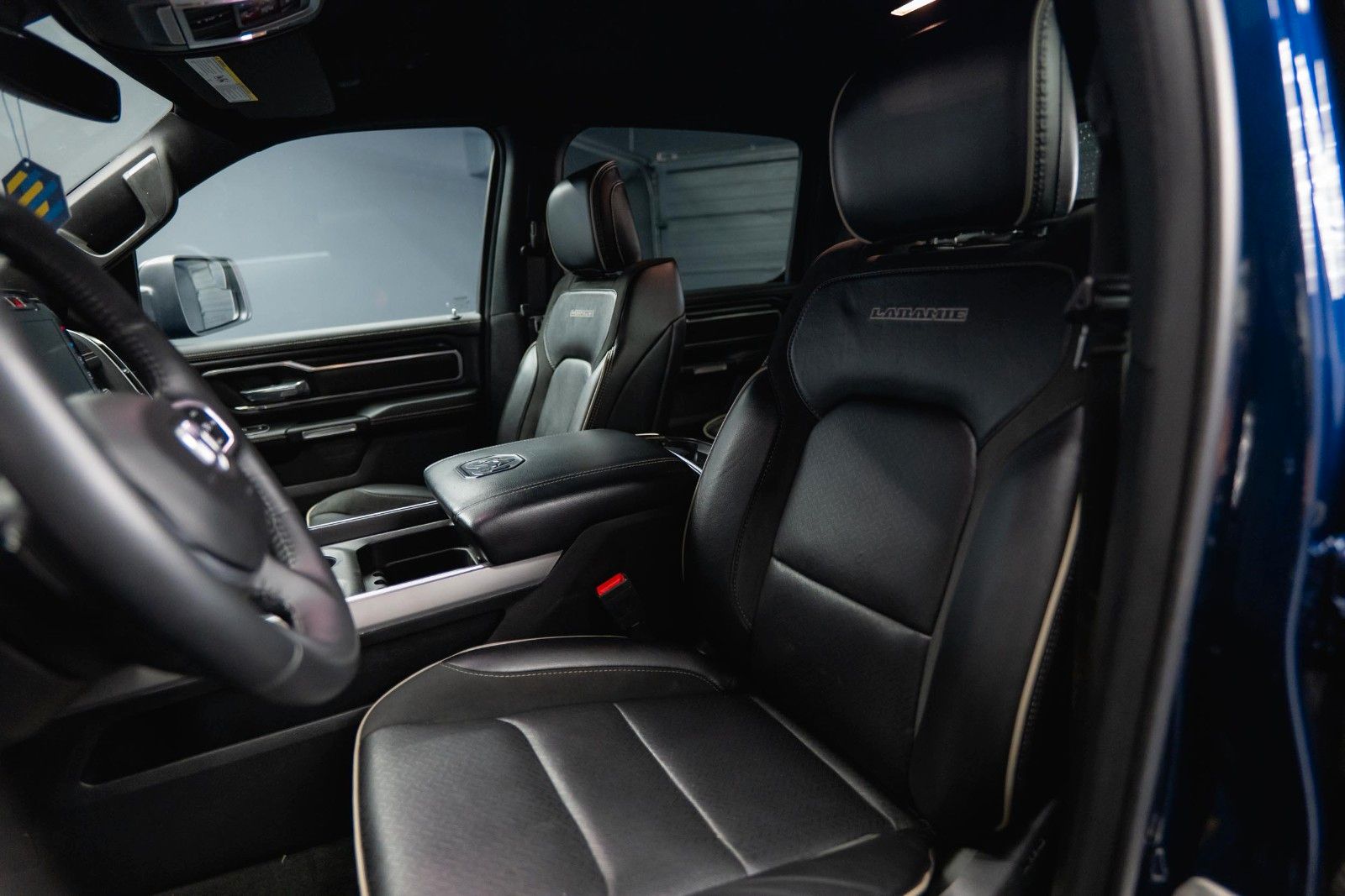 Fahrzeugabbildung Dodge RAM 5.7 V8 HEMI 4x4 LARAMIE TRX OFFROAD PAKET