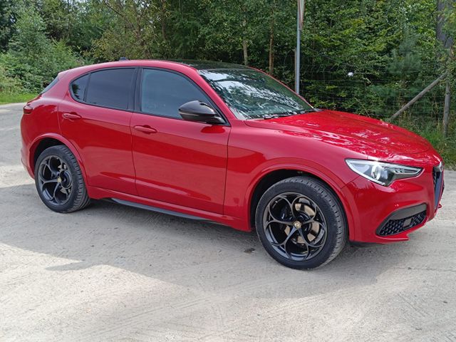 Alfa Romeo Stelvio Lusso Q4 / Navi / Pano / Leder / Kamera