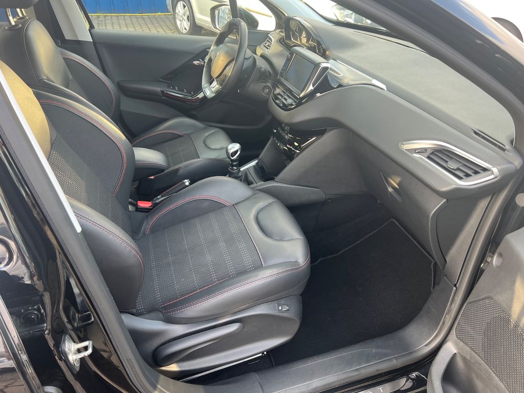 Peugeot 208 Allure GT-LINE Peugeot 208 Allure GT-LINE