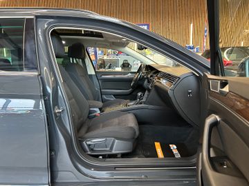 Volkswagen Passat *AHK*SZHZ*PANO*ACC*NAVI*