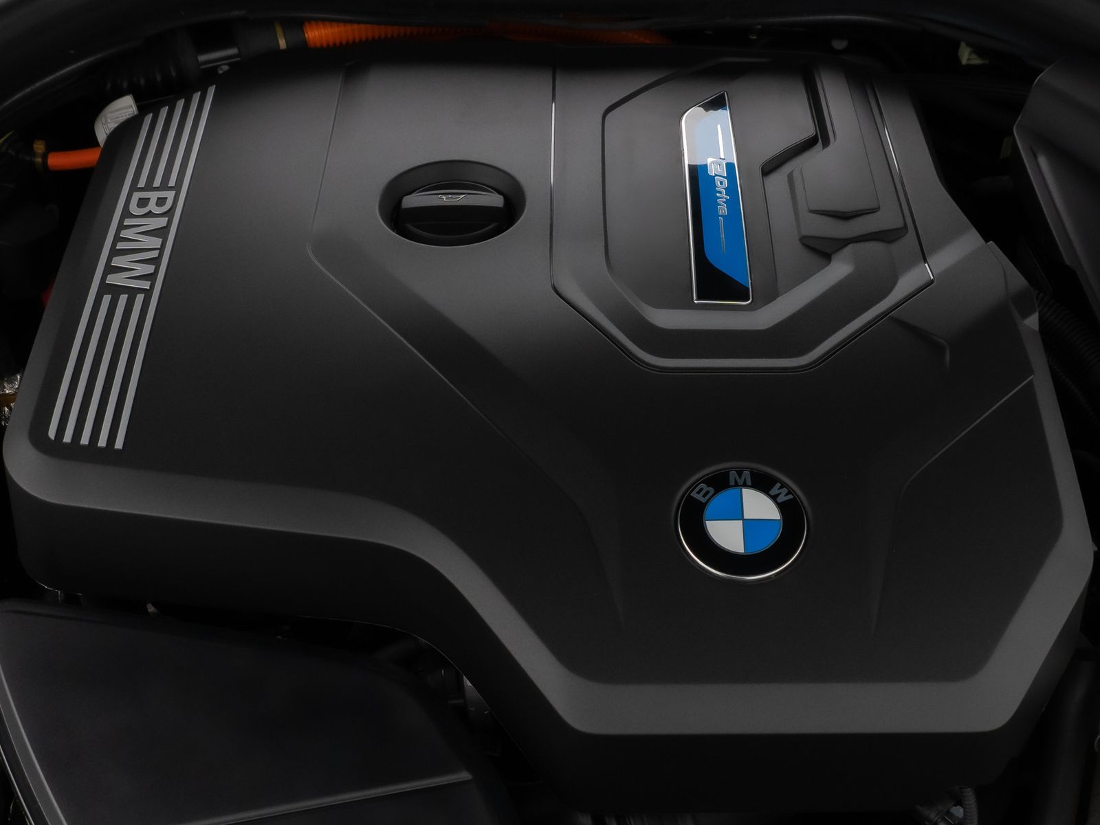 Fahrzeugabbildung BMW 530e xD Luxury Line Kamera HUD DAB HiFi Sport