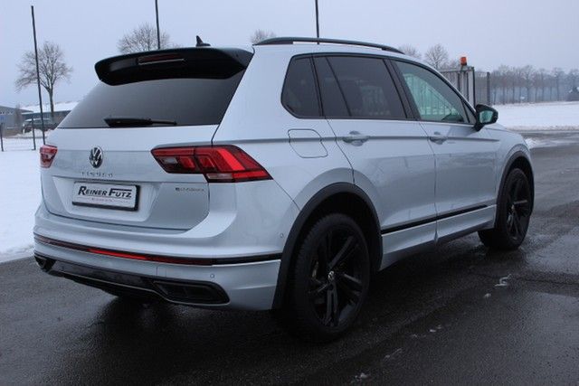 Tiguan R-Line eHybrid Black-Style AHK Kamera