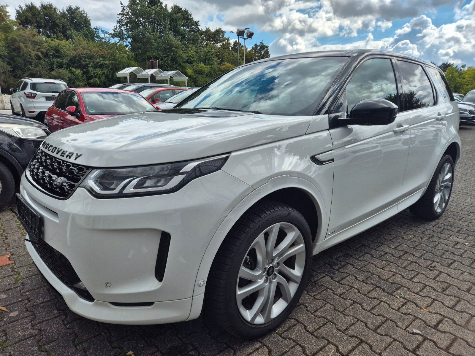 Land-Rover Discovery Sport - 1