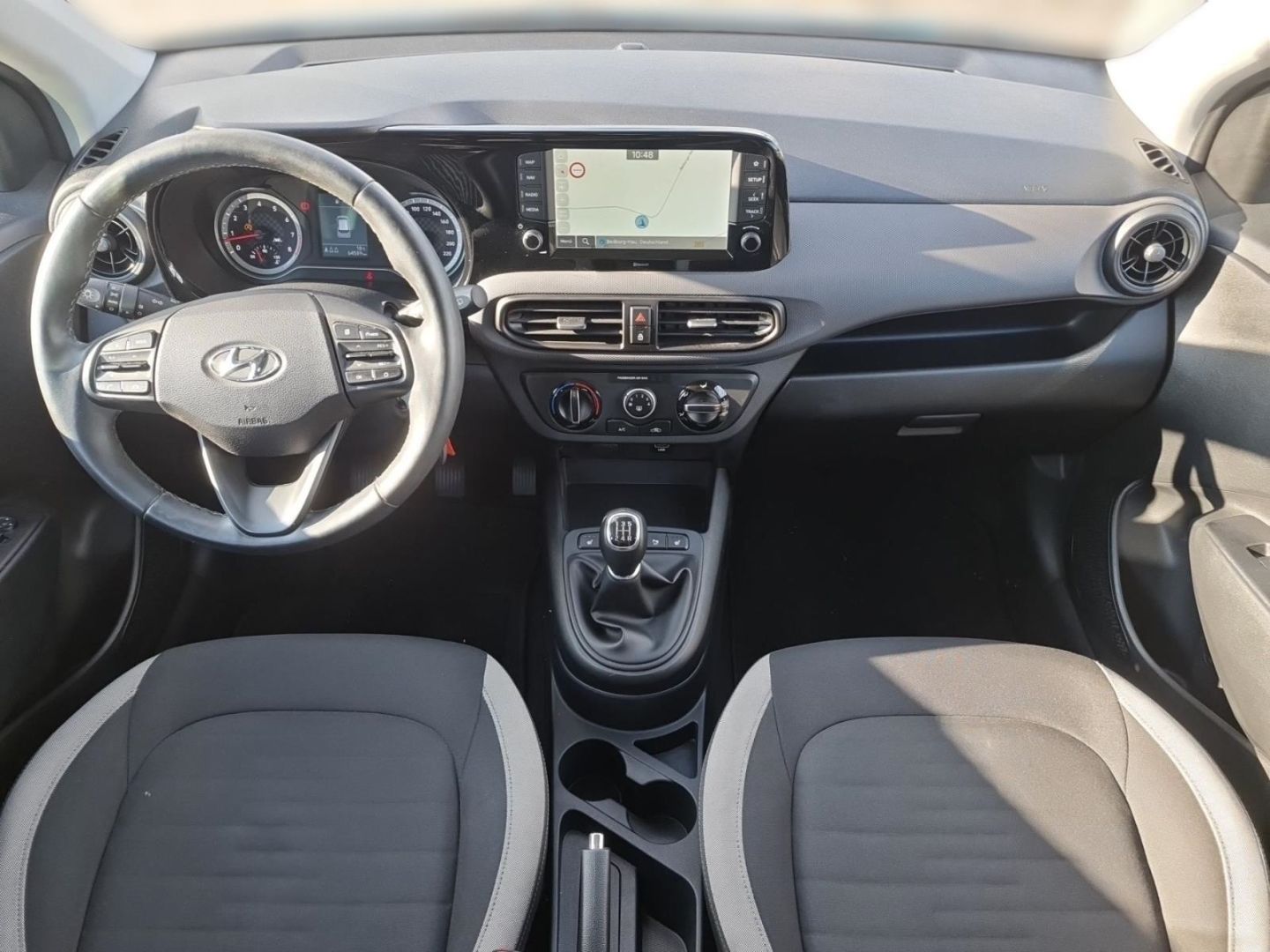 Fahrzeugabbildung Hyundai i10 1.2 Benzin M T Trend Navipaket