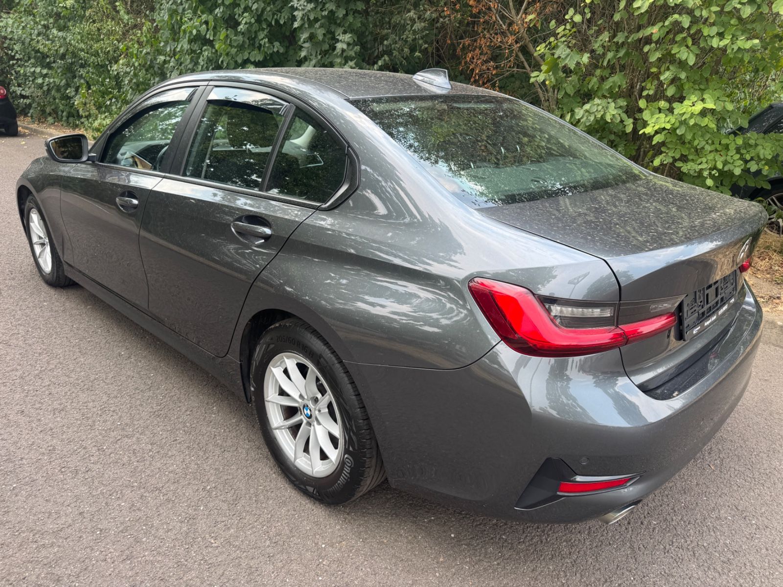 Fahrzeugabbildung BMW 318 3 Limousine 318 d Advantage LED+Navi+Keyless