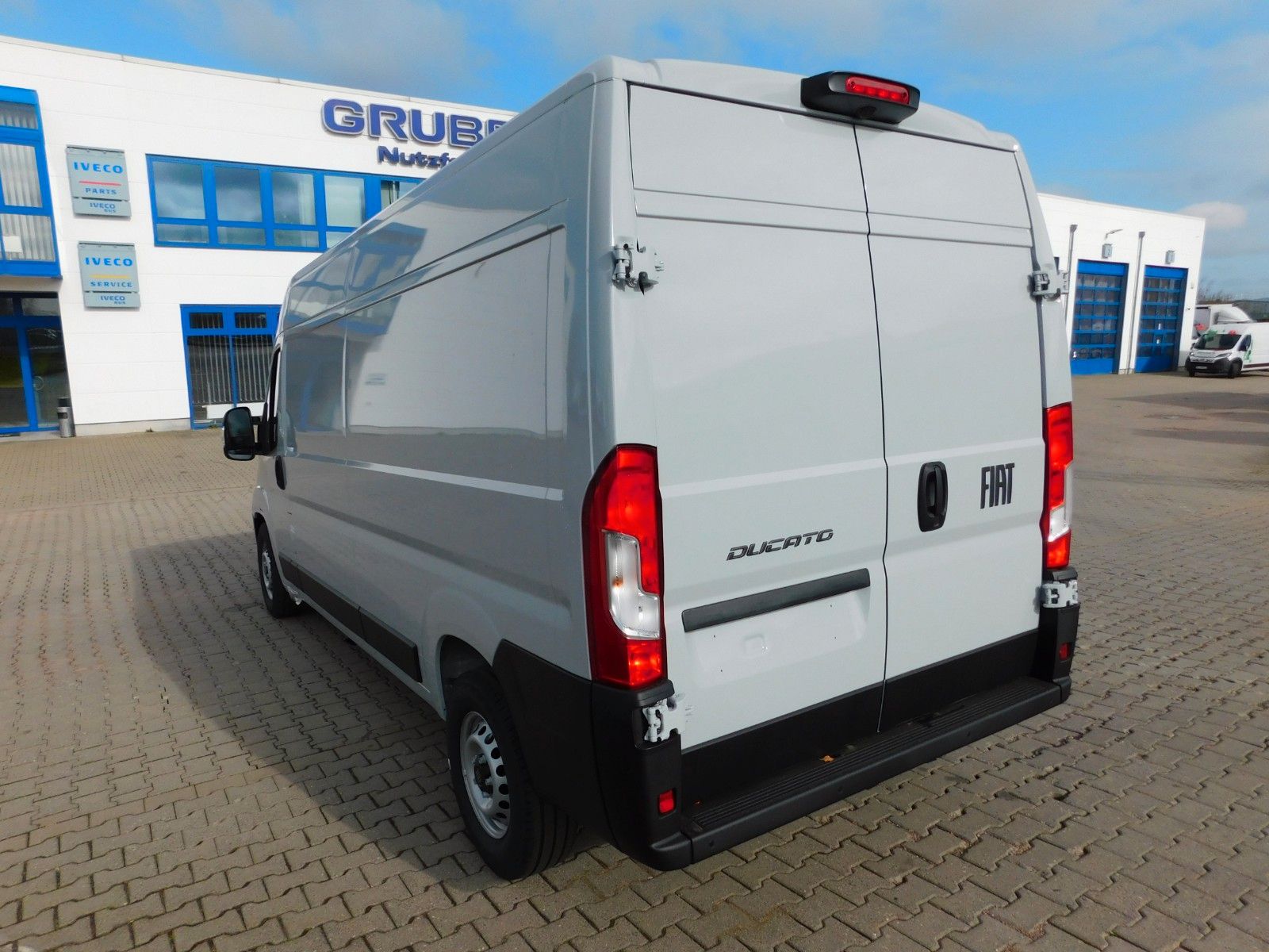 Fahrzeugabbildung Fiat Ducato H2 KaWa 35 L3H2 140 Autom/Full-LED