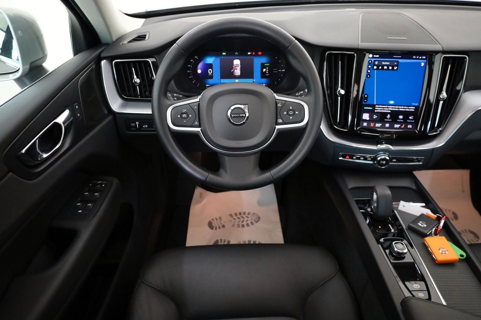 Fahrzeugabbildung Volvo XC60 T6 AWD Inscription,Kamera,4xSH,ACC,Pano,AHK