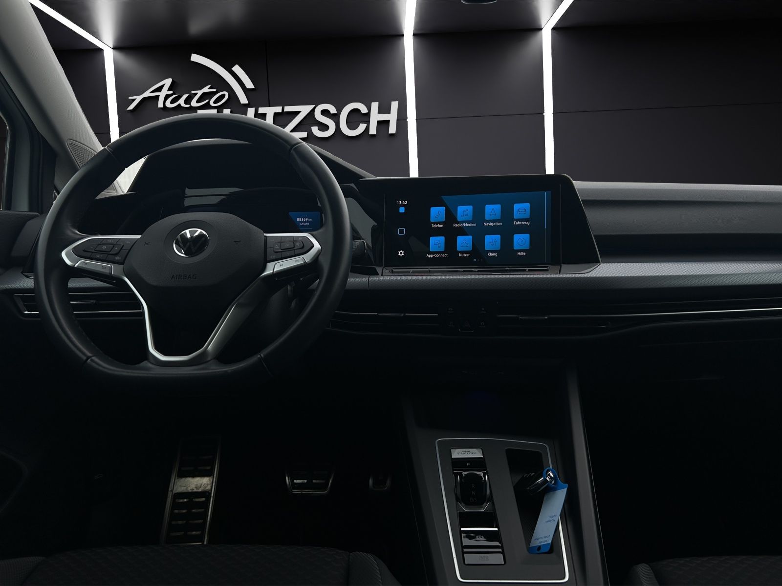 Fahrzeugabbildung Volkswagen Golf VIII Variant Active TDI DSG LED ACC SH Rear