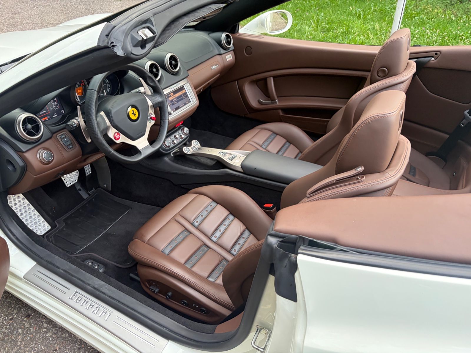 FERRARI California 13