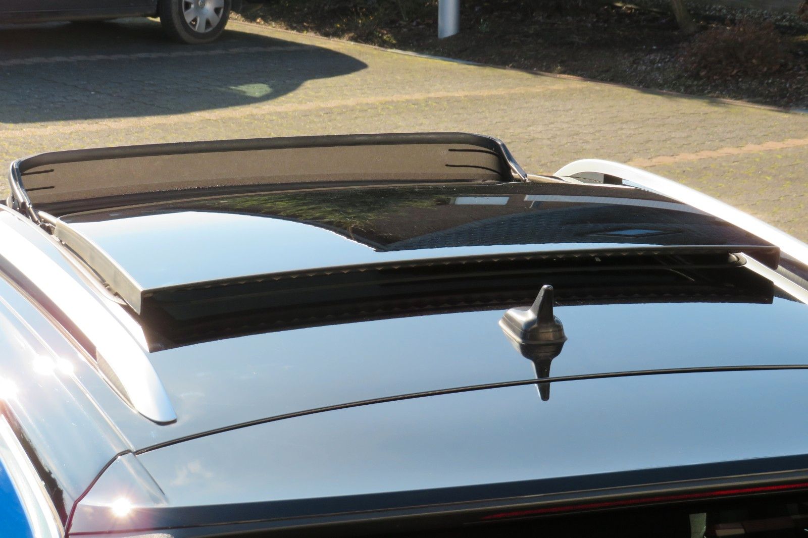 Fahrzeugabbildung Volkswagen T-Roc SPORT PANO AHK LED NAVI ACC PDC SITZH. 1.H