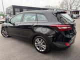 Hyundai i30 cw blue Premium*NAVI*XEN*CAM*PDC*SHZ*FSP*AHK - Hyundai: X30