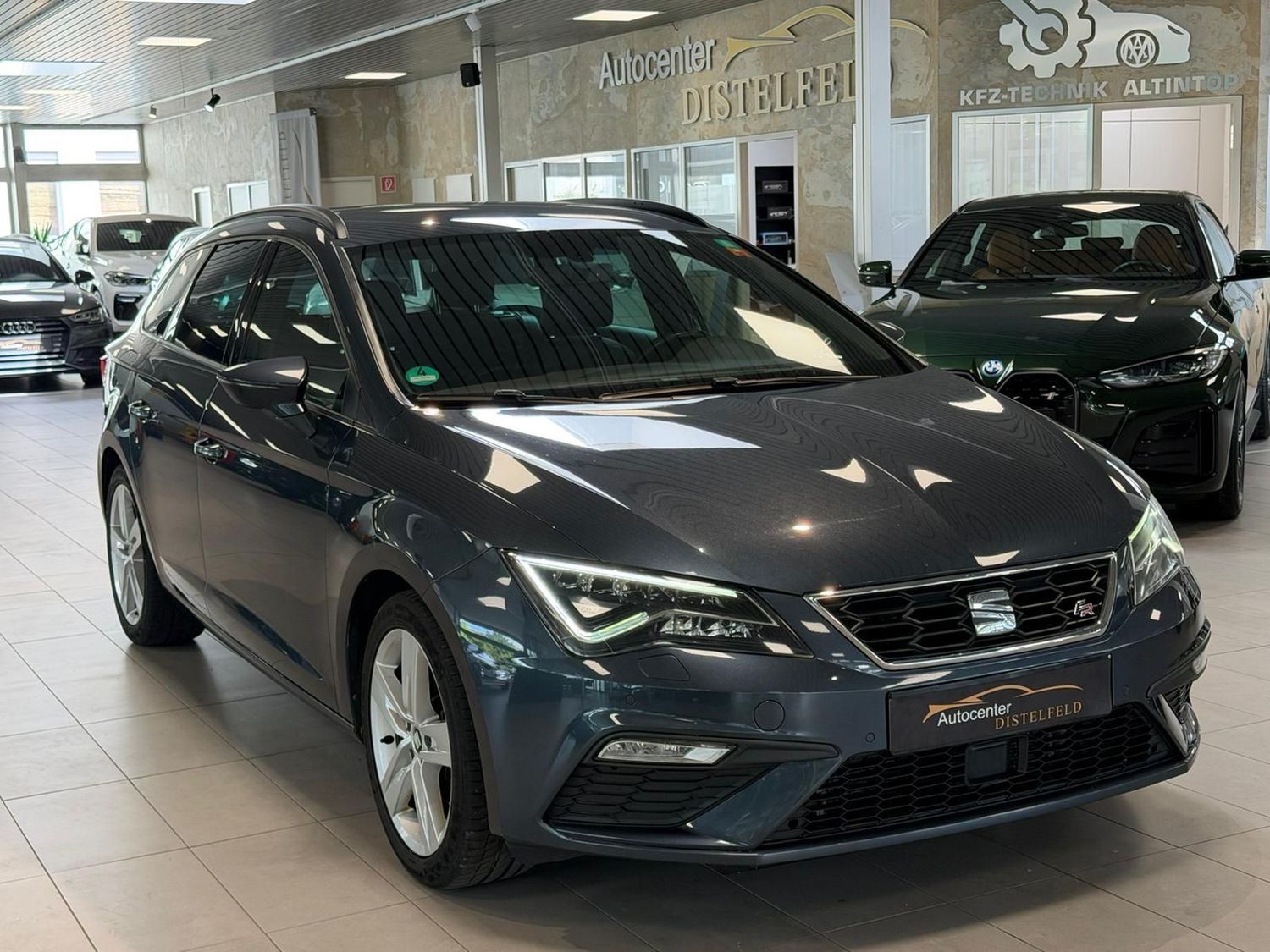 SEAT Leon FR Automatik LED SHZ Beats Sound Kamera