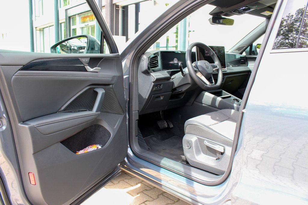 VW Tiguan 2.0 TDI/ IQ.DRIVE/ H&K/ MATRIX/ DISCOVER VW Tiguan 2.0 TDI/ IQ.DRIVE/ H&K/ MATRIX/ DISCOVER