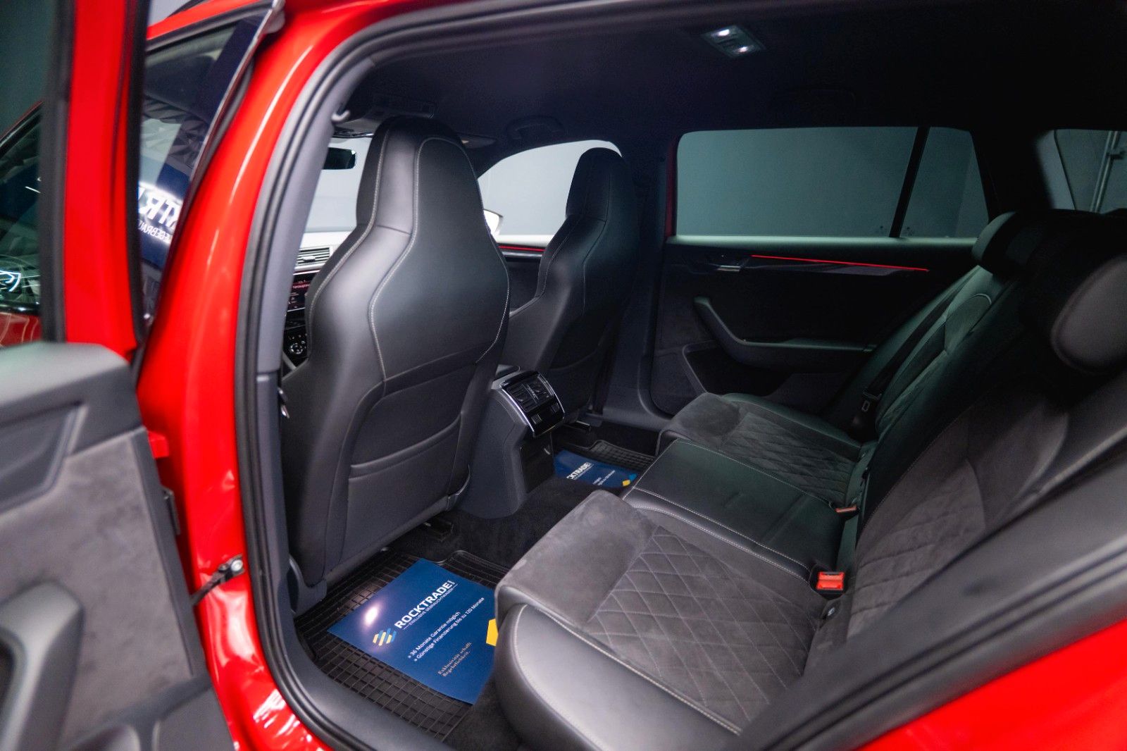 Fahrzeugabbildung SKODA Superb 1.8 TSI Combi Sportline | DAB | Alcantara